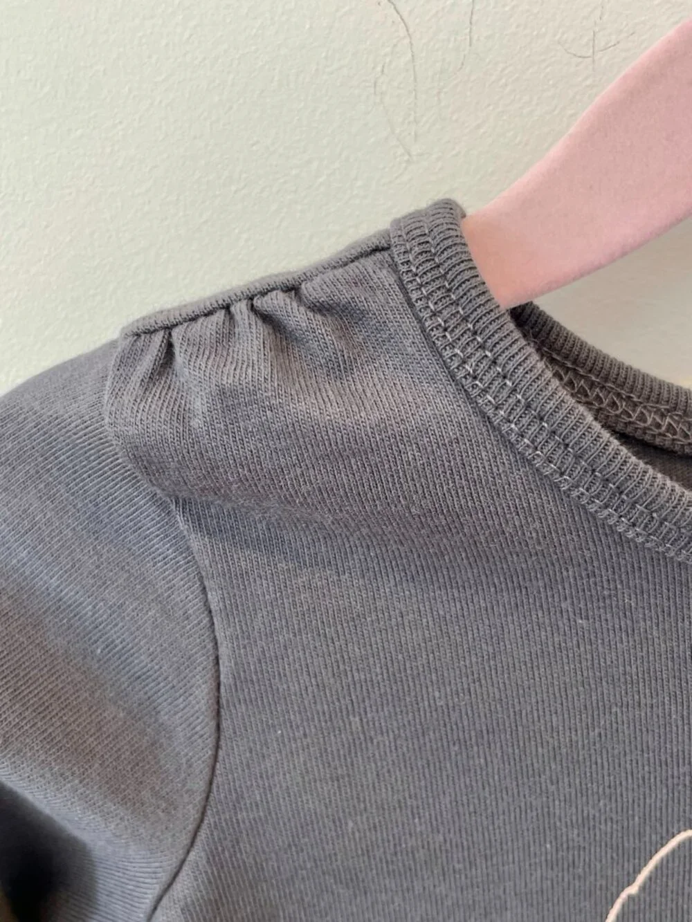 Tea Collection Gray Long Sleeve Tee with Metallic Dog Graphic - Sz 9-12m